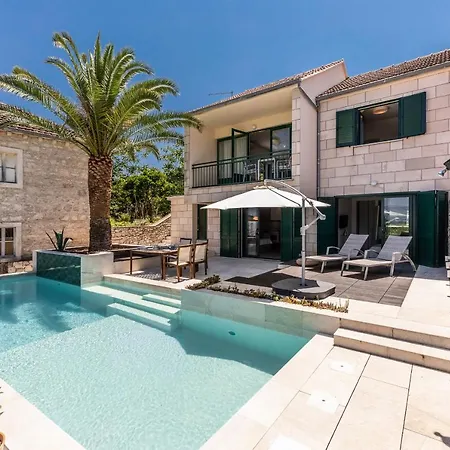 Holiday House With A Pool Apartman *