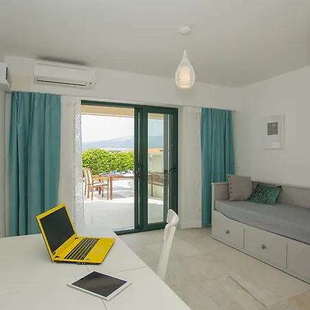 Holiday House With A Pool Lumbarda