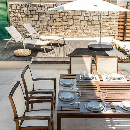Apartament Holiday House With A Pool *