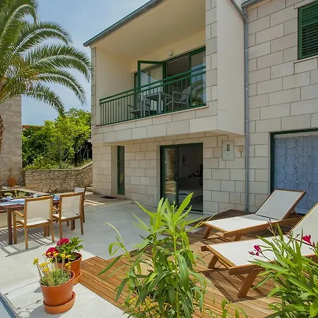 Apartament Holiday House With A Pool Lumbarda