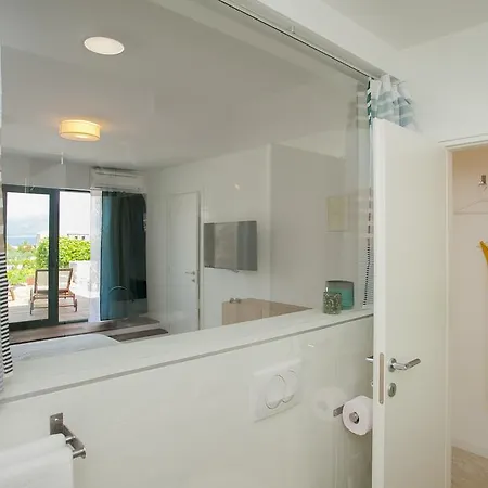 Apartament Holiday House With A Pool *