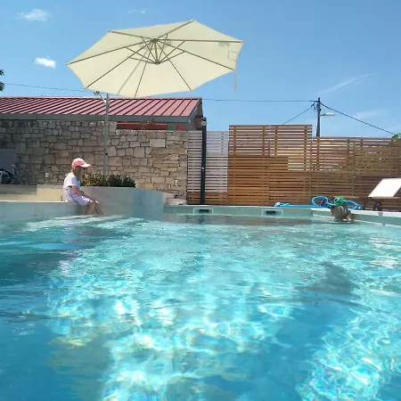 Apartament Holiday House With A Pool Lumbarda